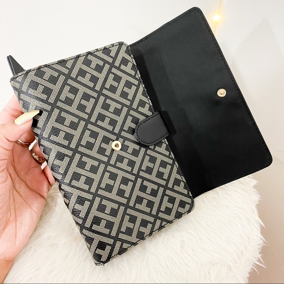 Tommy Hilfiger Crossbody Wallet - Picture 4 of 6